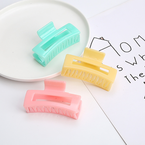 Accessoires pour <span class=keywords><strong>cheveux</strong></span> pour femmes de 8,5 cm, bloc carré en caoutchouc ABS laqué, pinces à <span class=keywords><strong>cheveux</strong></span> élégantes avec matériau plastique - Product Image 3