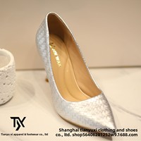 Chaussures à talons hauts de luxe pour femmes de 10 cm avec semelle extérieure en plastique, tige en PU, sangle à boucle, style européen et américain, facture disponible