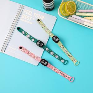 Nuevo <span class=keywords><strong>Reloj</strong></span> Electrónico Luminoso a Prueba de Agua para Niños, con Pantalla Táctil, Diseño de Dibujos Animados, Mini, Deportivo, con Alta Calidad de Color - Product Image 2