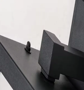 Zeal Lighting Applique murale LED d'extérieur en aluminium noir et verre E26 étanche avec base en acier inoxydable à énergie solaire décorative - Product Image 4