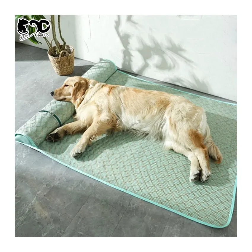 GeerDuo Non-Toxic Gel No Water or Electricity Needed The Green Large Pet Dog Cooling Mat with Neck Guard
