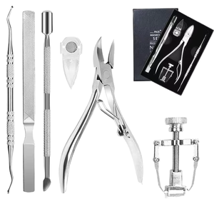 Kit de Manicura y Pedicura 7 en 1 de Acero Inoxidable con Alicates de Punta de Águila, Corrector de Uñas Encarnadas y Lima de Uñas - Product Image 1