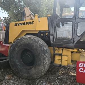 Compacteur à roues vibrantes double tambour Dynapac CA301D avec moteur diesel et pompe à roulement à billes à vendre - Product Image 5