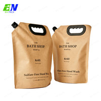 Pochettes debout en plastique PE 500ml-3L avec logo personnalisé emballage réutilisable en papier kraft avec poignée thermoscellée sacs en plastique PP pour shampoing