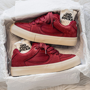 รองเท้าผ้าใบลำลองผู้ชายแฟชั่นฤดูใบไม้ร่วง สไตล์เกาหลี แบบผูกเชือก สีพื้น พื้นยาง PU ขายส่ง FARAABO - Product Image 5