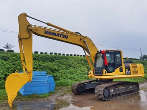 Escavadeira de Esteira Usada Komatsu PC220 Modelo 2021 23 Toneladas 90% NOVA Componentes Originais do Japão Incluindo Motor e Caixa de Câmbio - Product Image 4