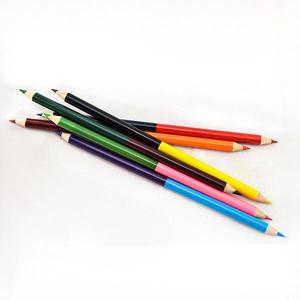 Ensemble de crayons en bois à double pointe de 24 couleurs certifiés EN71 avec emballage personnalisé pour le dessin scolaire des enfants dans une boîte en papier - Product Image 3