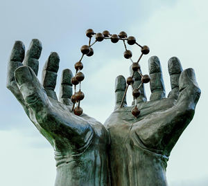 Décoration extérieure Énorme statue de main en bronze Grande sculpture abstraite de mains en prière en bronze coulée - Product Image 5