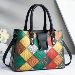 Hot Sale PU Leather Fashion <b>Handbag</b> Shoulder Messenger Bag Ladies Middle-aged Mother <b>Chains</b> Cover Polyester Tanjing - Product Image 1