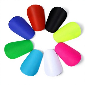 Mini protège-tibias de football 10 × 6 cm multicolores pour enfants et adultes, légers et protecteurs - Product Image 1