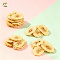 Collations sucrées saines, chips de banane croustillantes séchées par friture sous vide à basse température, avec conservation par l'huile, emballage en vrac