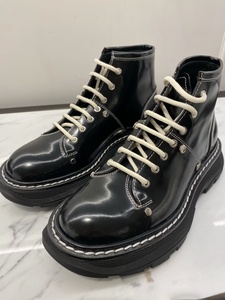 Bottes courtes à rivets rayées de marque tendance 2026 pour femmes - Chaussures classiques à lacets à tige haute et semelle épaisse - Product Image 4