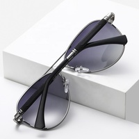 Lunettes de soleil polarisées UV400 à la mode, lunettes de soleil vintage pour la conduite, vision nocturne, lunettes de soleil de luxe en métal pour hommes