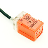 Sensor Proximitas Induktif LMF4-3005NA, Casing Plastik Persegi, 3-Kabel NPN NO, IP67, DC6-36V, Jarak Deteksi 5mm, Respon 400Hz, Sekrup