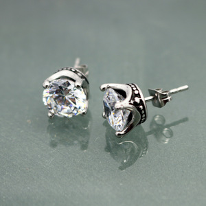 yunnique <b>Stud</b> <b>Earrings</b> Crown Shape Claw Setting <b>Black</b> And White Geometric Fashion Jewelry Gift - Product Image 2