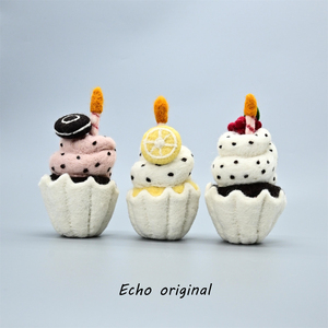 Adornos <span class=keywords><strong>de</strong></span> <span class=keywords><strong>Pastel</strong></span> <span class=keywords><strong>de</strong></span> <span class=keywords><strong>Cumpleaños</strong></span> Hechos a Mano con Fieltro <span class=keywords><strong>de</strong></span> Lana, Adorable Regalo para Parejas, Decoración <span class=keywords><strong>de</strong></span> Escritorio con Diseño <span class=keywords><strong>de</strong></span> Helado - Product Image 2