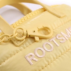 Mini Bolsa Acolchada de Nylon Amarillo Mantequilla con Cierre de Mosquetón, Asas Superiores y Cremallera, Personalizable con Logotipo, OEM, Regalo, Venta al por Mayor - Product Image 4
