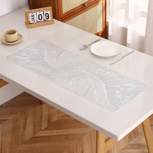 Tovaglietta Rettangolare in Stile Europeo Moderno Minimalista, Sottopiatto Scintillante di Alta Gamma, Impermeabile e Anti-olio in PVC, Stile INS - Product Image 3