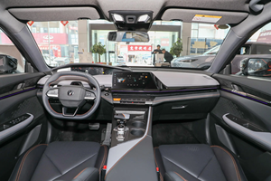 Changan UNI-V <span class=keywords><strong>2022</strong></span> Edición Prestige 1.5T, Sedán Deportivo de Gasolina, Automático de <span class=keywords><strong>7</strong></span> Velocidades, 16000 km, Kilometraje Ultrabajo, Volante a la Izquierda, Usado - Product Image 4