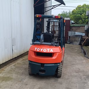 Toyota 2.5 Ton Forklift Diesel LPG Dual <b>Fuel</b> Used <b>Industrial</b> Lift Truck - Product Image 5