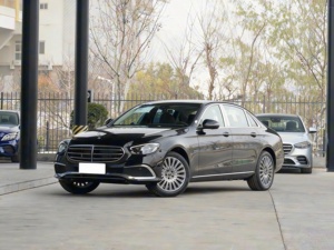 Mercedes-<span class=keywords><strong>Benz</strong></span> E 300 L Edición Lujo 2021 Sedán con Facelift para el Mercado Chino - Product Image 1