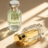 Flacon de parfum en verre cannelé transparent avec bouchon argenté, atomiseur vide, gravure mate, étiquette personnalisée, cosmétique de luxe en gros