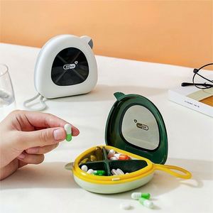 Boîte à pilules personnalisée de haute qualité, élégante et légère, organisateur en plastique à 4 compartiments - Product Image 4