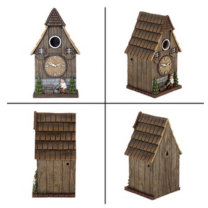 Nouvelle Horloge Coucou en Résine pour Extérieur, Maison d'Oiseaux en Résine pour Jardin, Vente en Gros par Esschert Design - Product Image 2