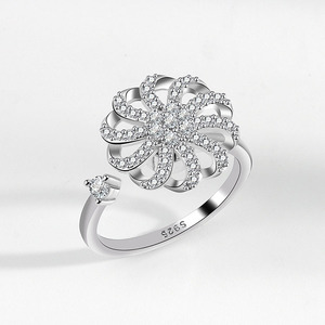 Bague rotative anti-stress en forme de trèfle à quatre feuilles, ajustable, pour l'anxiété - Product Image 2