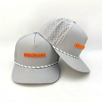 Op maat gemaakte sportieve fruit-golfpet met koord, lasergeperforeerd, PU-gecoate, waterdichte, witte, gebogen klep, outdoor sport, OEM