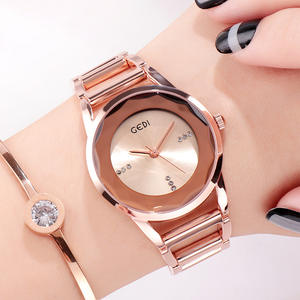 Reloj versátil para mujer en oro rosa con diamantes, correa de acero, marcas simples, resistente al agua, nuevo reloj de moda. - Product Image 1