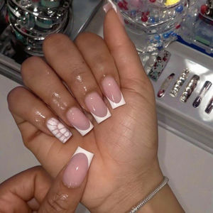 Unhas Postiças Curtas Francesas Gifiky, Formato Coffin, Press-On, Cobertura Total, Pontas Nudes Fofas, 24 Peças, Plástico, Certificado CN, Sem Adesivo - Product Image 4