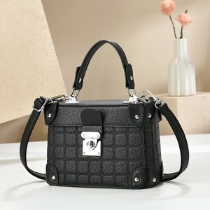 Wholesale New Fashion Handbags Young Lady Luxury Small <b>square</b> Bags Lady Design Purses for Women - Product Image 1