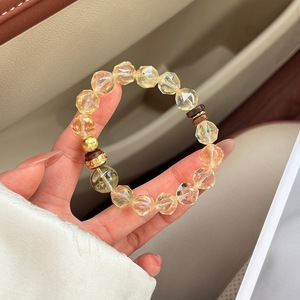 Pulsera de Cuentas de Cristal Amarillo Limón Natural Chino Novedoso con Efecto de Vibración y Tono Vibrante, Inspirada en Caperucita Roja - Product Image 4