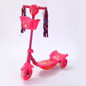 Trottinette bleue pour enfants avec lumières et panier pour jouer en extérieur, 3-6 ans, trottinette en plastique à deux roues avec frein arrière - Product Image 1