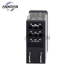 Para relé de interfaz Schneider RXG12BD RXG 1C/O 24VDC - Product Image 3