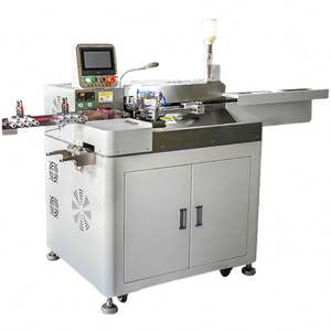 Machine de traitement de câbles multifonctionnelle entièrement automatique à double tête pour le dénudage, la coupe, le torsion et l'étamage par immersion - Product Image 5