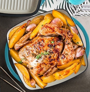 Casserole carrée <span class=keywords><strong>émaillée</strong></span> de 27cm avec couvercle pour plaque de cuisson 2 <span class=keywords><strong>en</strong></span> 1 faitout <span class=keywords><strong>en</strong></span> <span class=keywords><strong>fonte</strong></span> - Product Image 4