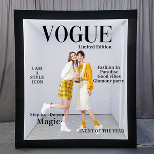 บูธรูปภาพยอดนิยมแฟชั่น2025ผลิตตามสั่งนิตยสาร VOGUE พร้อมอุปกรณ์ประกอบฉากอุปกรณ์เสริมสำหรับบูธนิตยสารงานแต่งงาน - Product Image 5