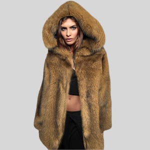 Manteau d'hiver mi-long à capuche pour femme, doublé de fourrure, chaud, en fourrure de renard teinte, style décontracté, vente en gros - Product Image 4