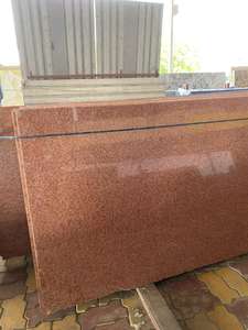 Granite rouge Jhansi de haute qualité, très vendu, comptoir et sol polis modernes, dalle naturelle élégante et grande, en vente - Product Image 2