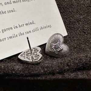 Boucles d'oreilles pendantes en forme de cœur brossé en argent pur S925, design vintage et original, style français simple et tendance - Product Image 5