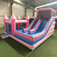Château gonflable princesse avec toboggan multicolore (rose/bleu/violet) pour usage commercial, idéal pour les locations de fêtes d'anniversaire