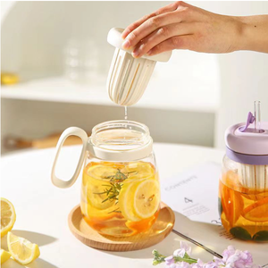 Tasse à café glacé en verre de Noël avec logo personnalisé, motif floral émaillé, couvercle et paille - Product Image 3