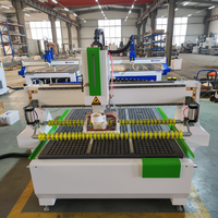 Machine de fraisage CNC industrielle 3 axes 1300*2500mm avec commande DSP, servomoteur, transmission à engrenage unique PLC pour le bois et le MDF