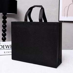 Sacs à main pour magasins de chaussures en tissu non tissé avec logos personnalisables - Product Image 1