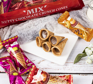 KENLAIFU HALAL Wholesale Price Custom Logo Nuts <strong>Chocolate</strong> <strong>Cone</strong> Empty Wafer <strong>Cone</strong> for Ice Cream OEM From Factory - Product Image 4