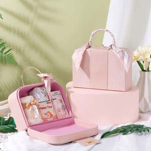 Nouvelle Trousse de Maquillage Rectangulaire Portable en Cuir Style Luxe Léger, Boîte Cadeau Gaufrée avec Foulard en Soie, Idéale pour Mariage (Vide) - Product Image 4