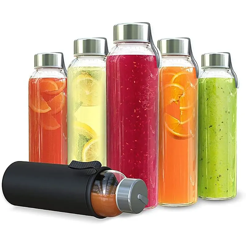 18 Oz şeffaf cam su şişeleri yeniden kullanılabilir cam meyve suyu şişeleri ile koruma kollu ve paslanmaz çelik sızdırmaz kapaklar
