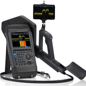 Radio portátil Rohde & Schwarz PR200 usada para monitoreo xgeqpt - Product Image 2